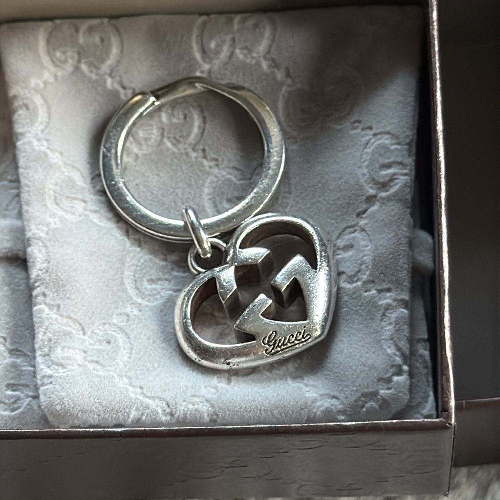 Gucci Silver Interlocking Heart Keyring - image 5